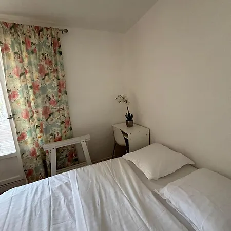 Bed & Breakfast Chambre A 20 Minutes De Paris Notre Dame, Appartement Commun *