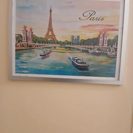 Chambre A 20 Minutes De Paris Notre Dame, Appartement Commun Bed & Breakfast Épinay-sur-Seine